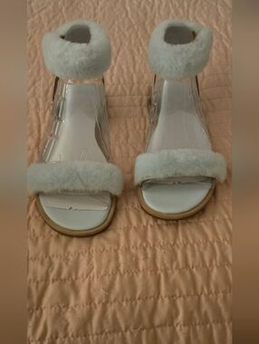 NEW IN BOX! RARE! UGG FLUFF SPRINGS SANDALS IN AGAVE GLOW (MINT GREEN) US SIZE 7